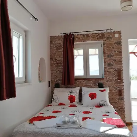 Countryside Retreat 1 *